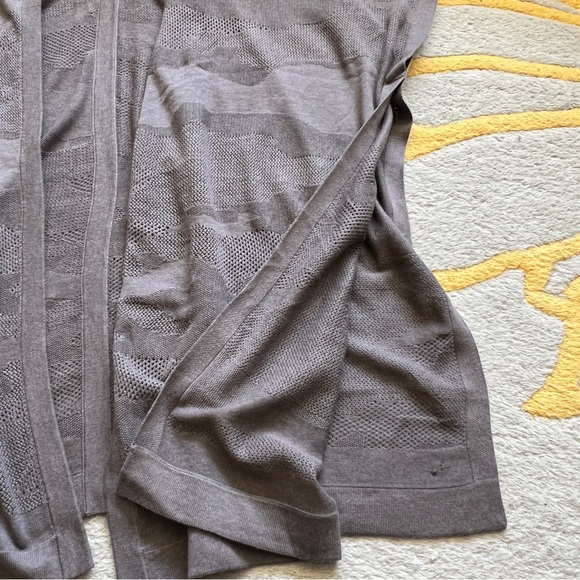 Lululemon find your light wrap TOP - Picture 3 of 5